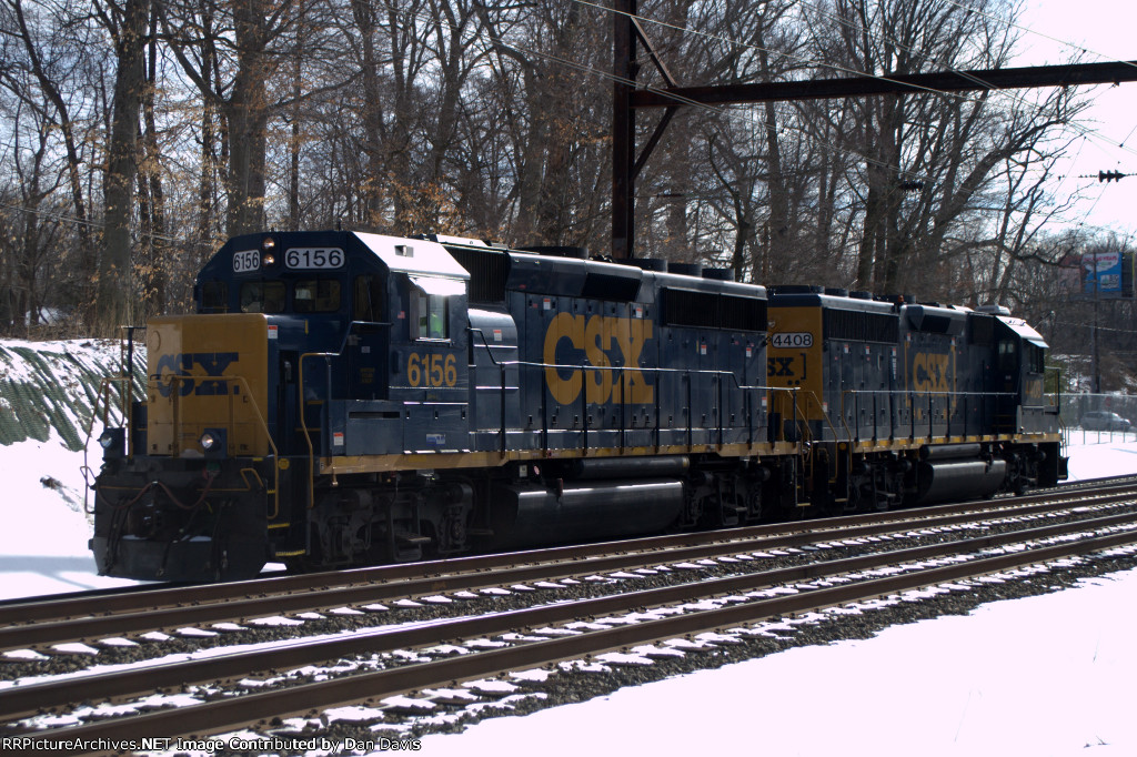 CSX GP40-2 6156 leads C770-04 